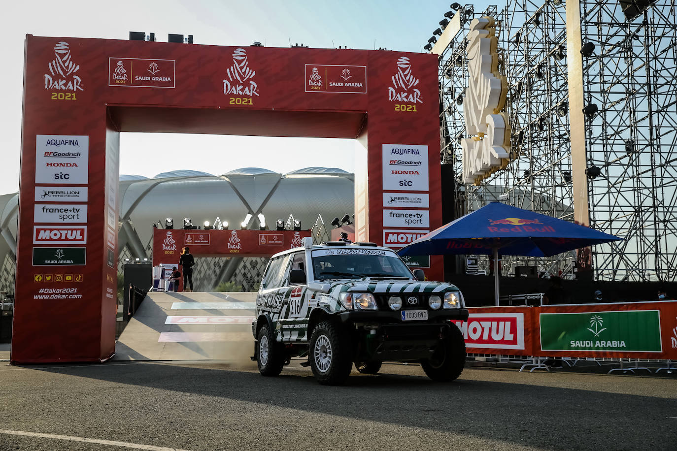 Pionero en la nueva aventura del Dakar con coches clásicos. Estas son algunas de las mejores fotos de aquella aventura. 