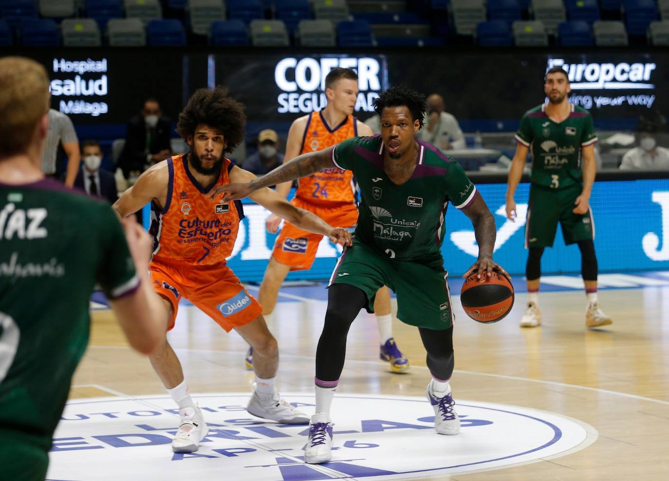 Derrota del Unicaja en casa ante el Valencia Basket. 