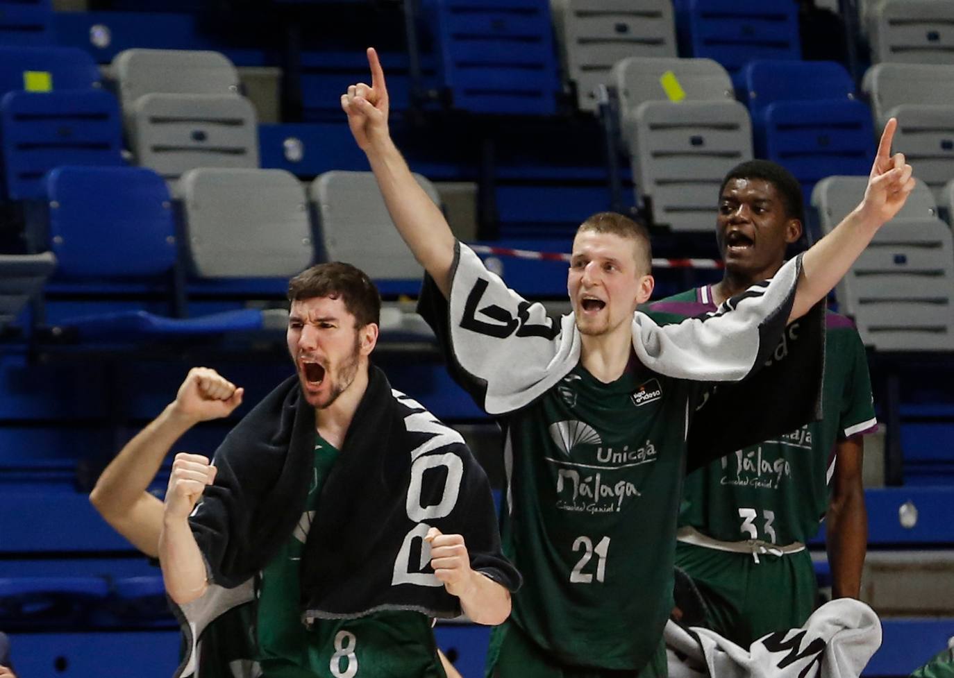 Derrota del Unicaja en casa ante el Valencia Basket. 