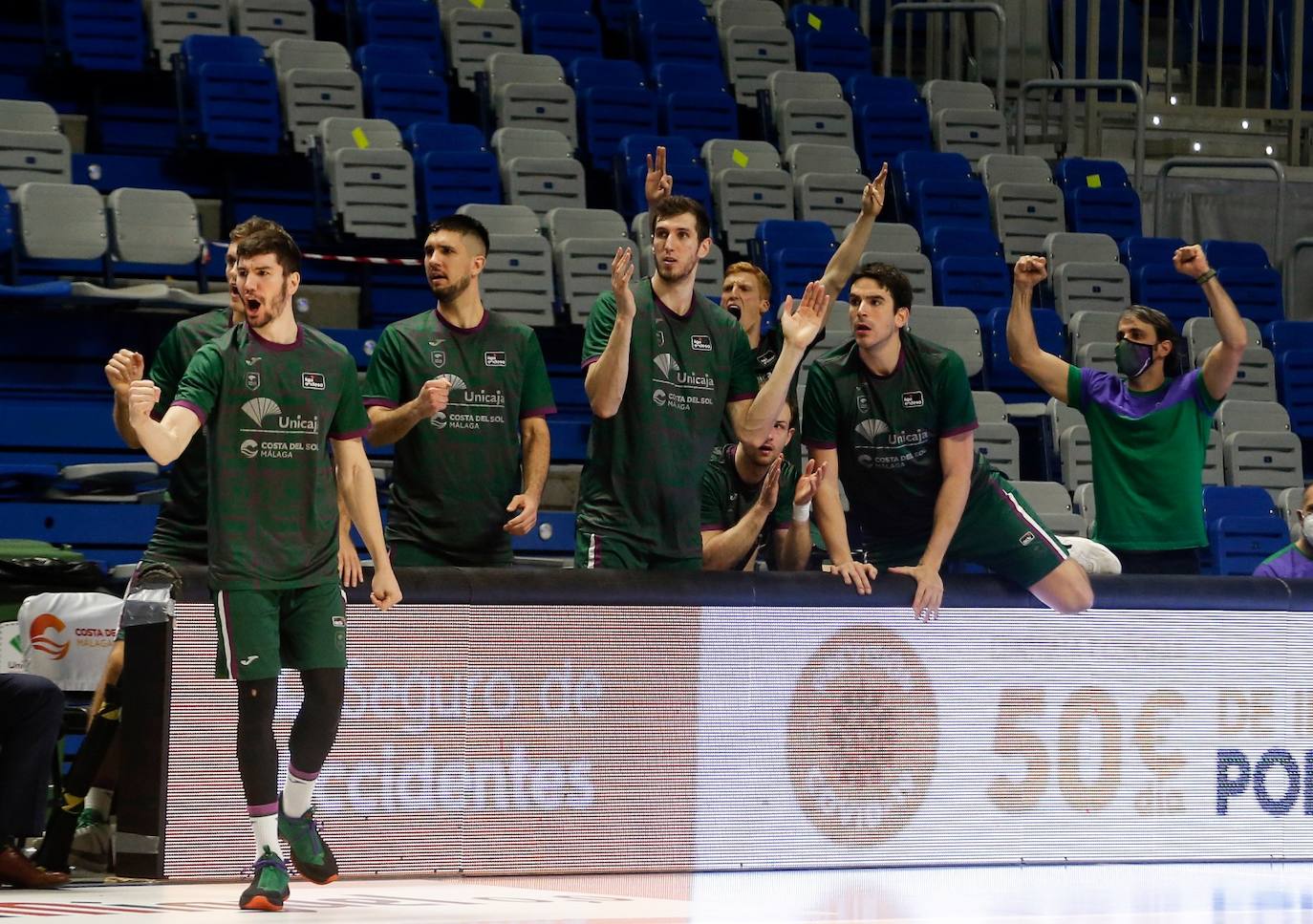 Derrota del Unicaja en casa ante el Valencia Basket. 