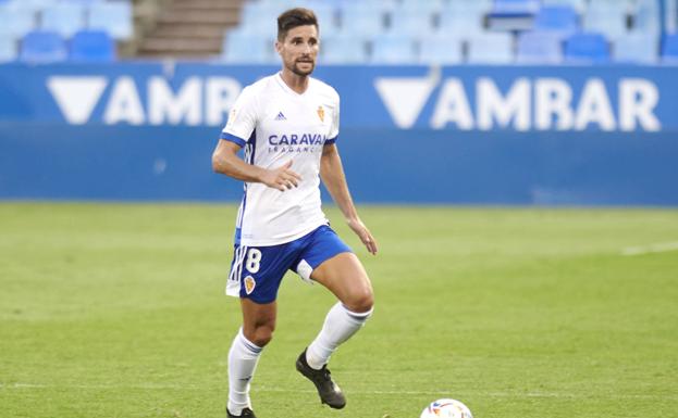 Adrián: «Será raro jugar en La Rosaleda con una camiseta que no sea la del Málaga»