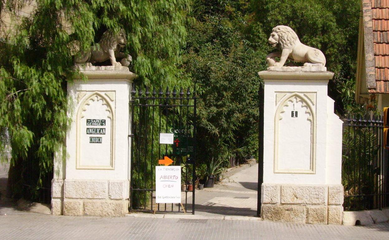 Entrada al Cementerio Inglés, en la avenida de Príes