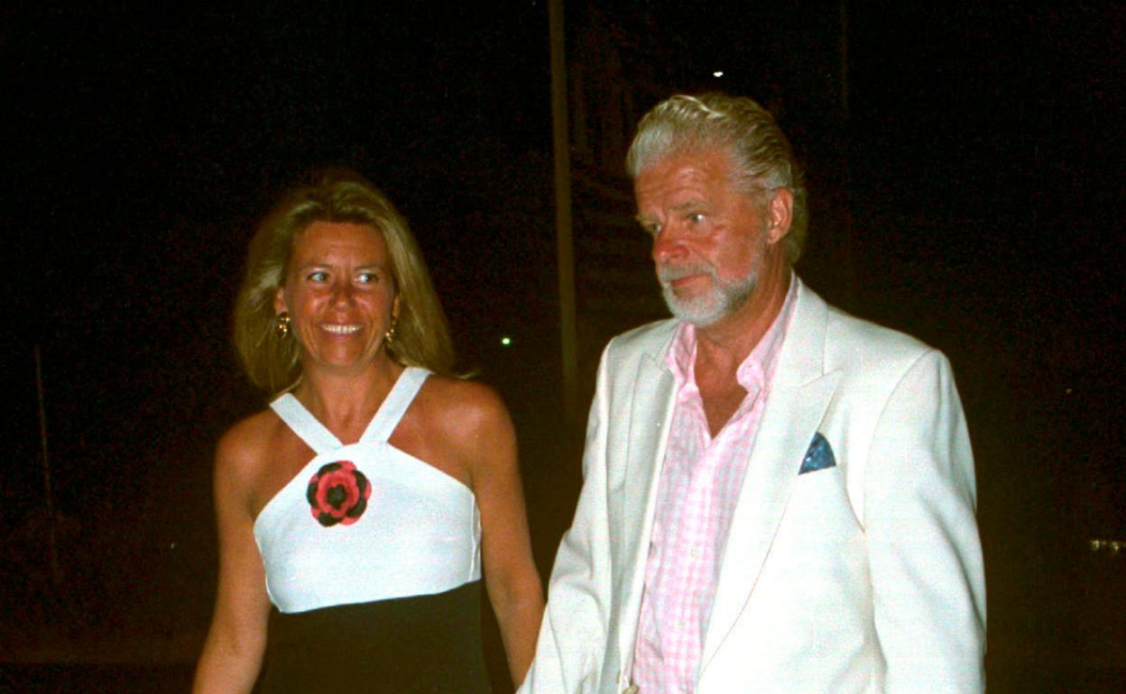 La alcaldesa de Marbella junto a su marido, en una imagen de archivo. 