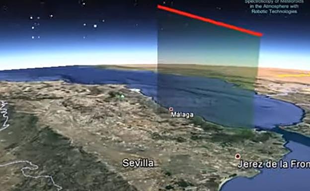 Una bola de fuego cruza Málaga durante la madrugada