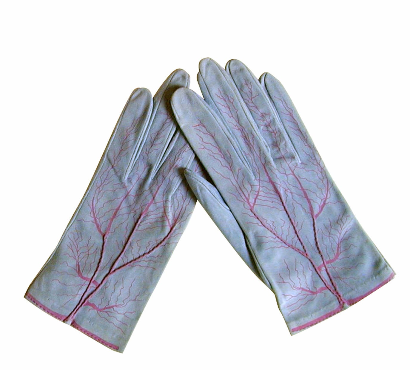 Meret Oppenheim (1913-1985) Pareja de guantes con venas 1985 21.3 × 9.3 cm Piel de cabra pintada, punteada y decorada con serigrafía - Ed. 150, edición de lujo. Parkett n. 4 LEVY Galerie, Hamburgo © Foto por cortesía de Galerie Krinzinger, Viena © Meret Oppenheim, VEGAP, Málaga, 2020