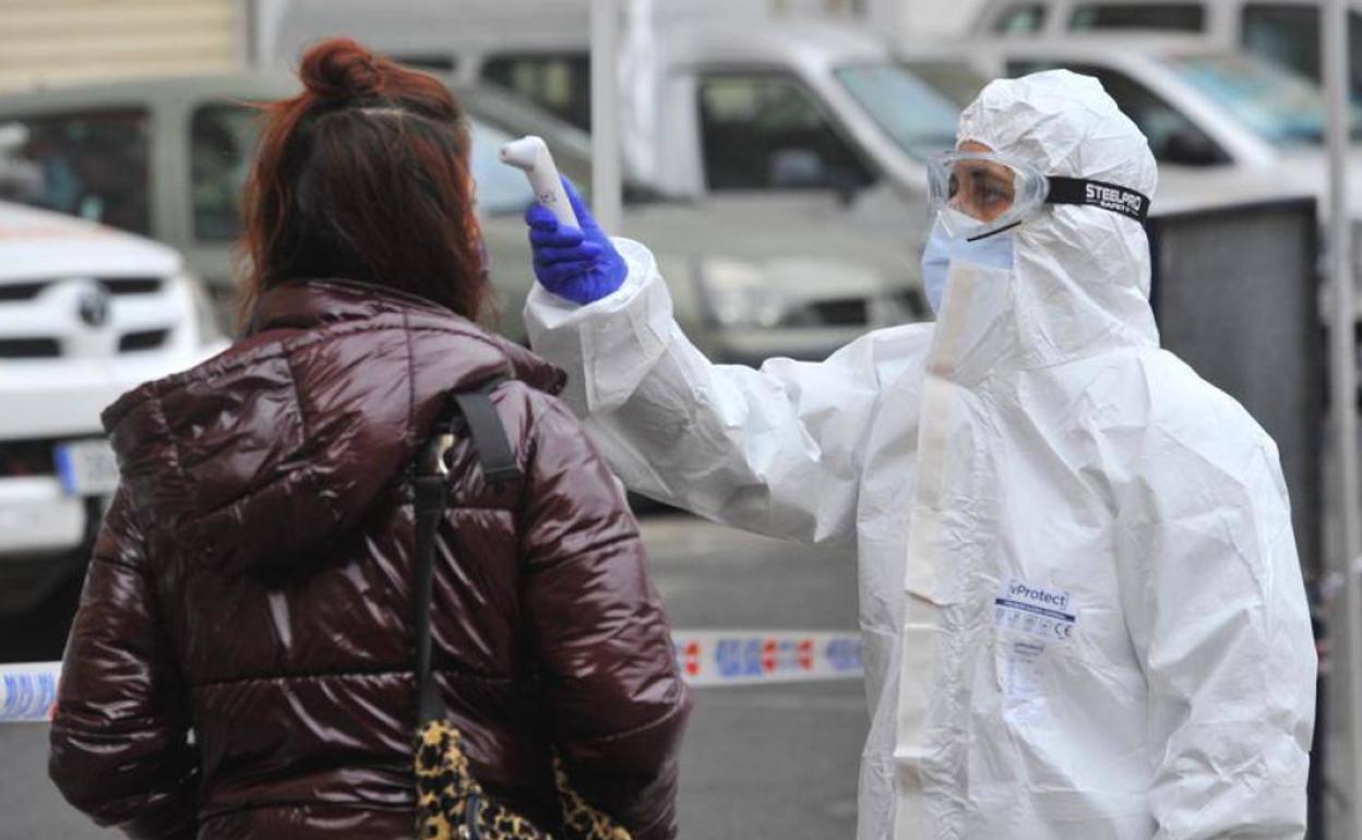 Andalucía despide la semana con más mortalidad con 688 fallecidos y 2.090 contagios en las últimas 24 horas