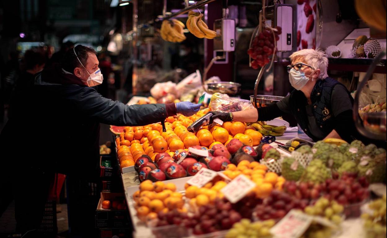 Expertos estadounidenses concluyen que el Covid no se transmite a través de los alimentos o de los envases