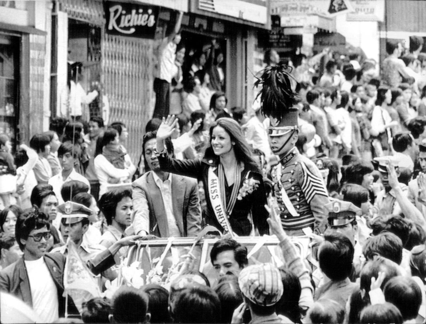 En un desfile en Filipinas (1974).