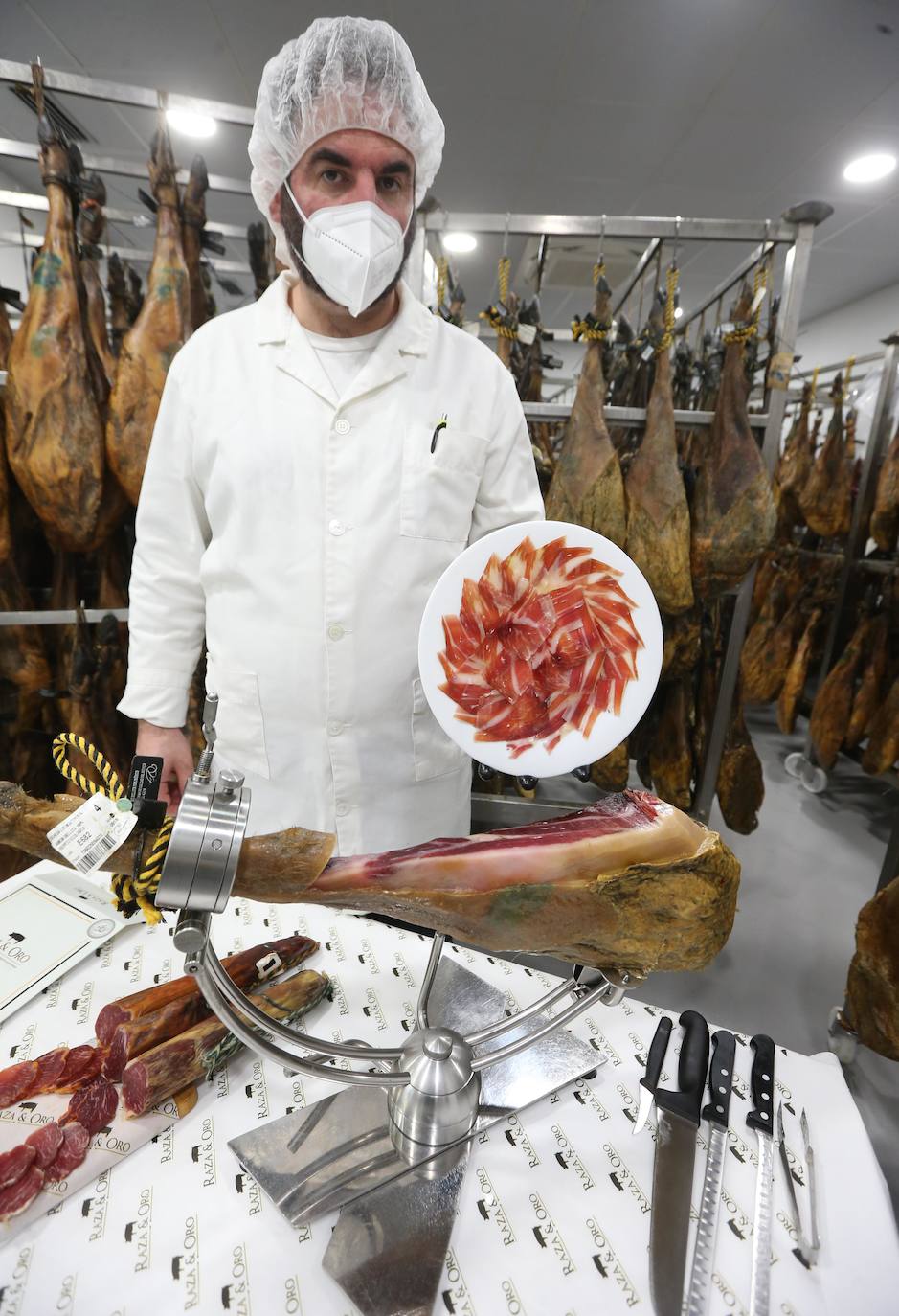 Recuperan y comercializan en Ronda una estirpe de cerdo que está oficialmente extinguido. 