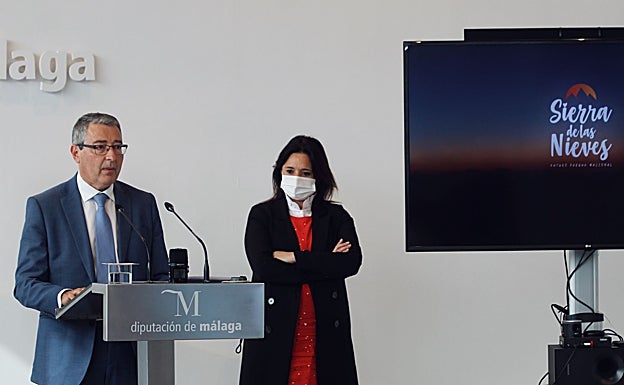 Francisco Salado y Margarita del Cid, esta mañana, durante la presentación.
