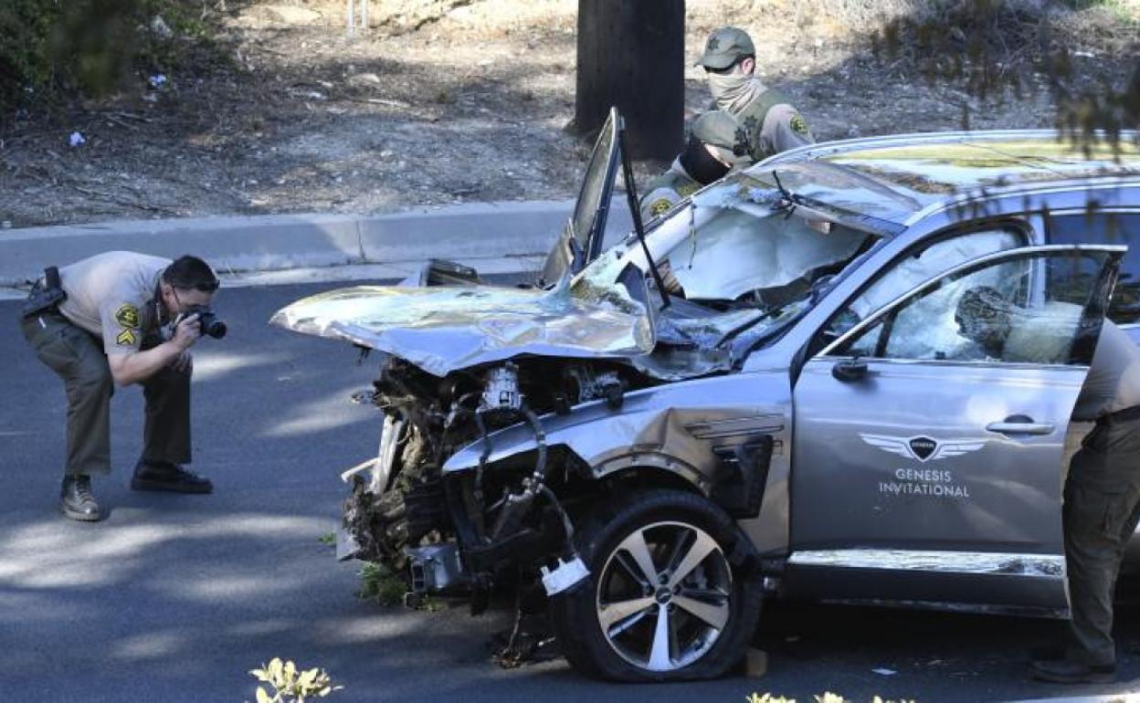 El todoterreno que conducía Tiger Woods, tras su accidente. 