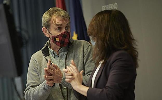 Fernando Simón y la secretaria de Sanidad