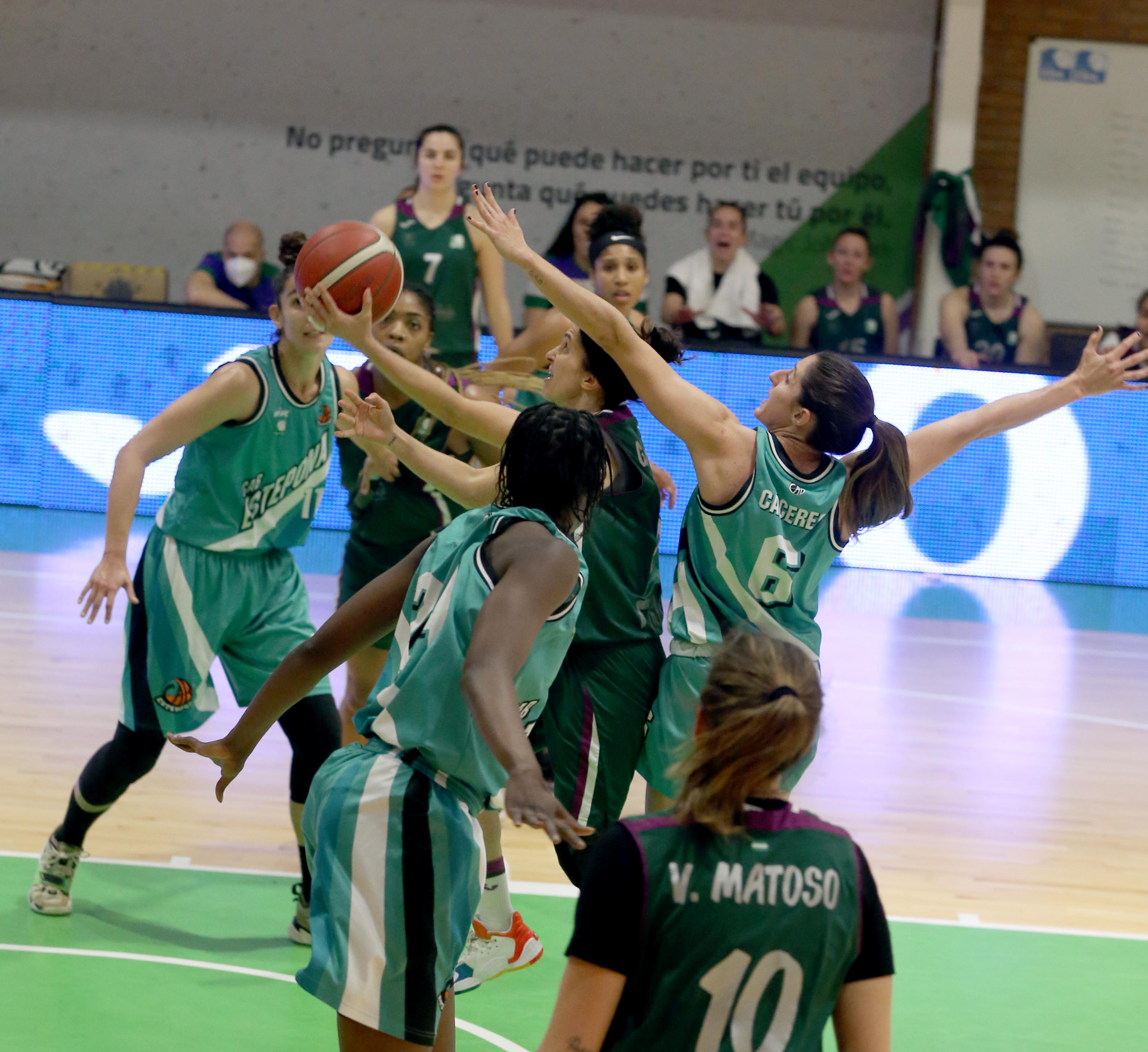 El cuadro de Quique Gutiérrez se impuso al Unicaja, que acarició la remontada en los instantes finales