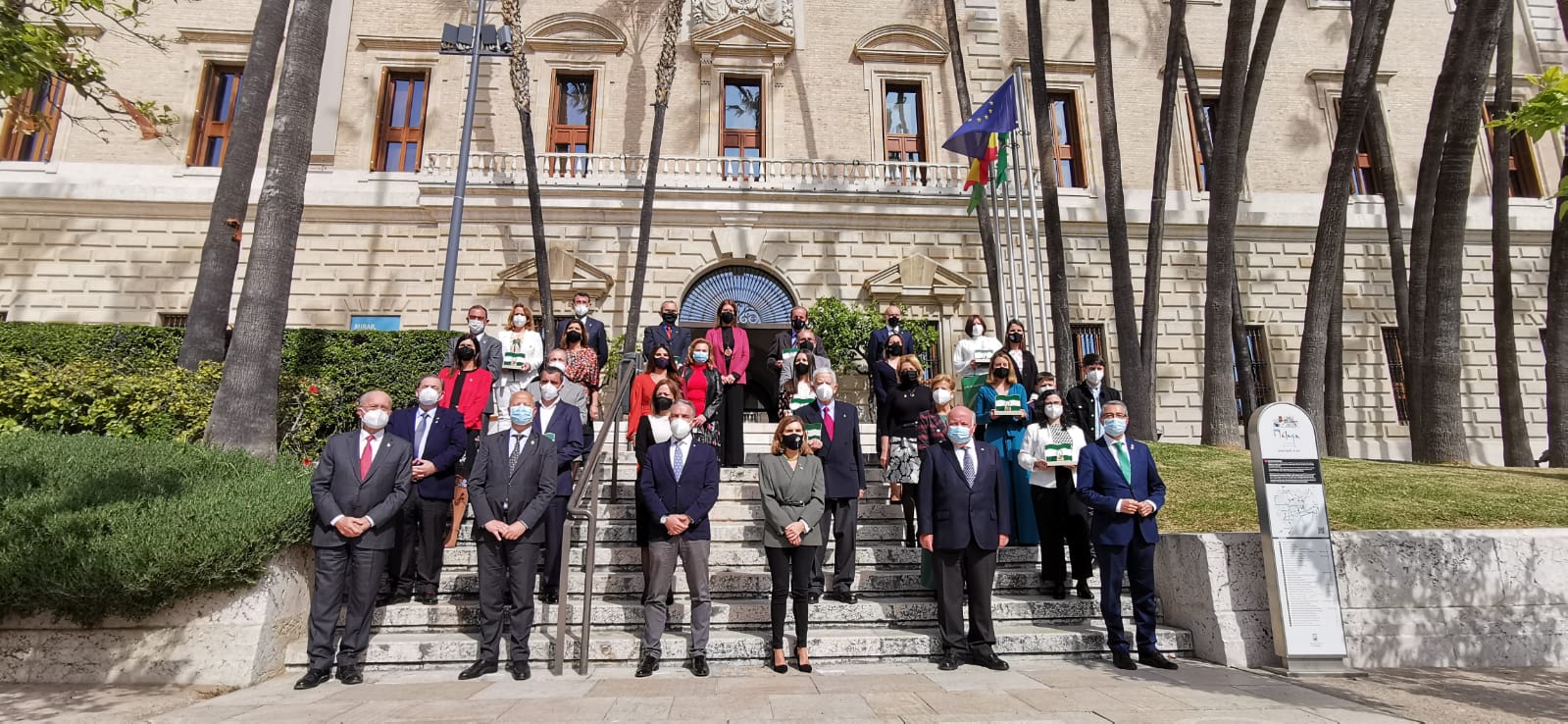 Acto institucional con motivo del 28F y la entrega de distinciones a una decena de personas y entidades, cuya labor y dedicación es reconocida con la Bandera de Andalucía