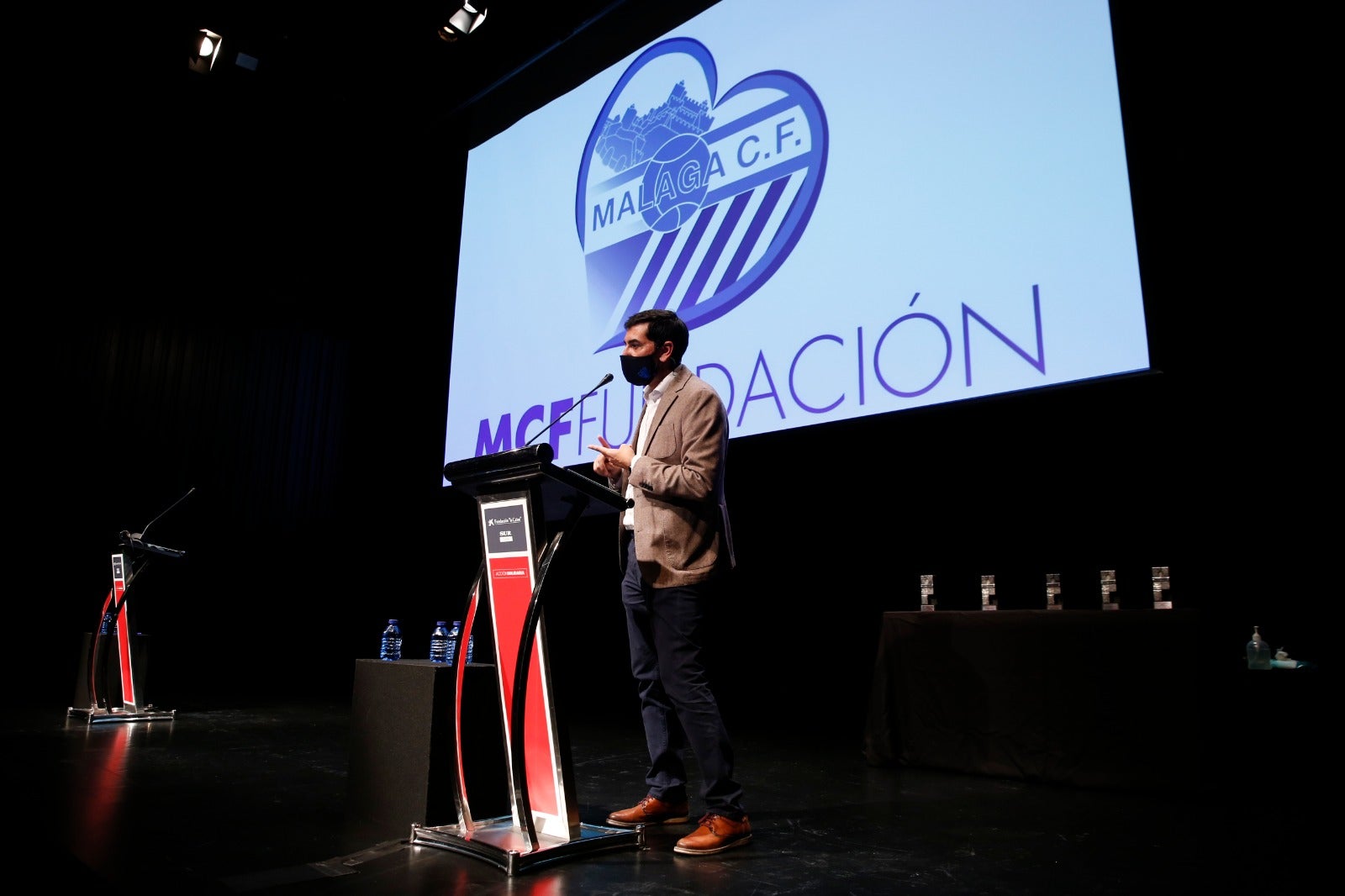 SUR y Fundación La Caixa premian el compromiso social de entidades y personas en un acto celebrado en el Auditorio del Museo Picasso Málaga