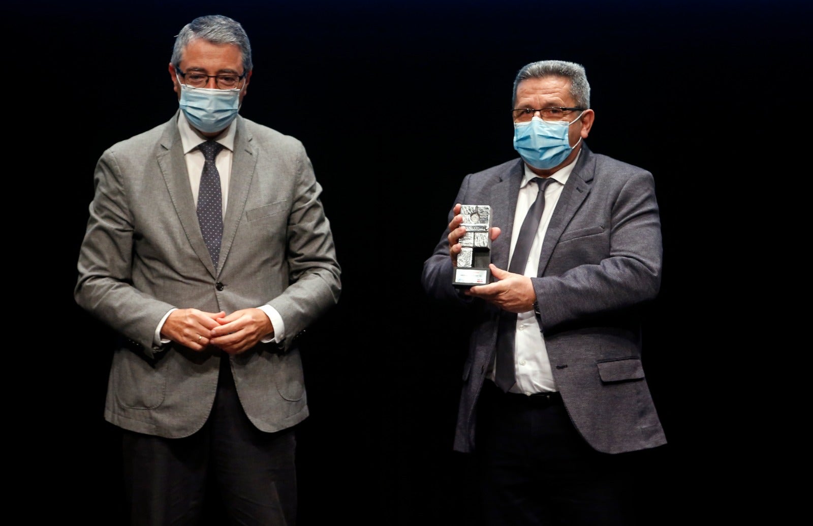 SUR y Fundación La Caixa premian el compromiso social de entidades y personas en un acto celebrado en el Auditorio del Museo Picasso Málaga