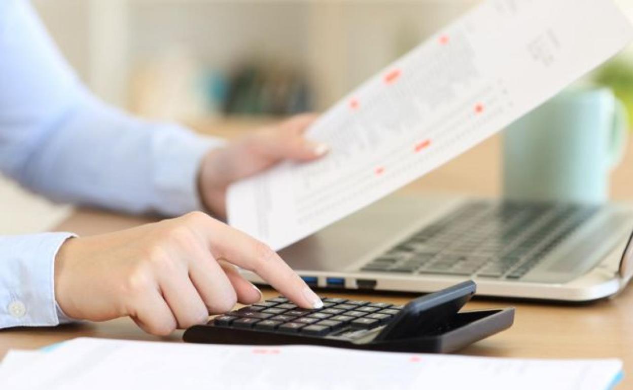 Seguridad Social: Cómo obtener el certificado de IRPF de las pensiones por SMS