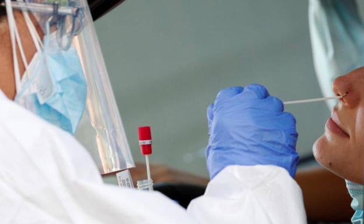 ¿Cómo influyen las vacunas en las pruebas para detectar el coronavirus?