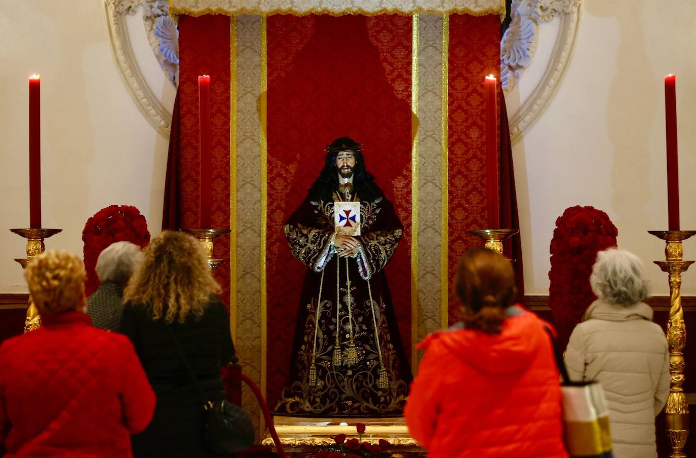 La imagen de Jesús de Medinaceli permanecerá expuesta para la veneración este viernes y sábado en la parroquia de Santiago, con medidas de distanciamiento.