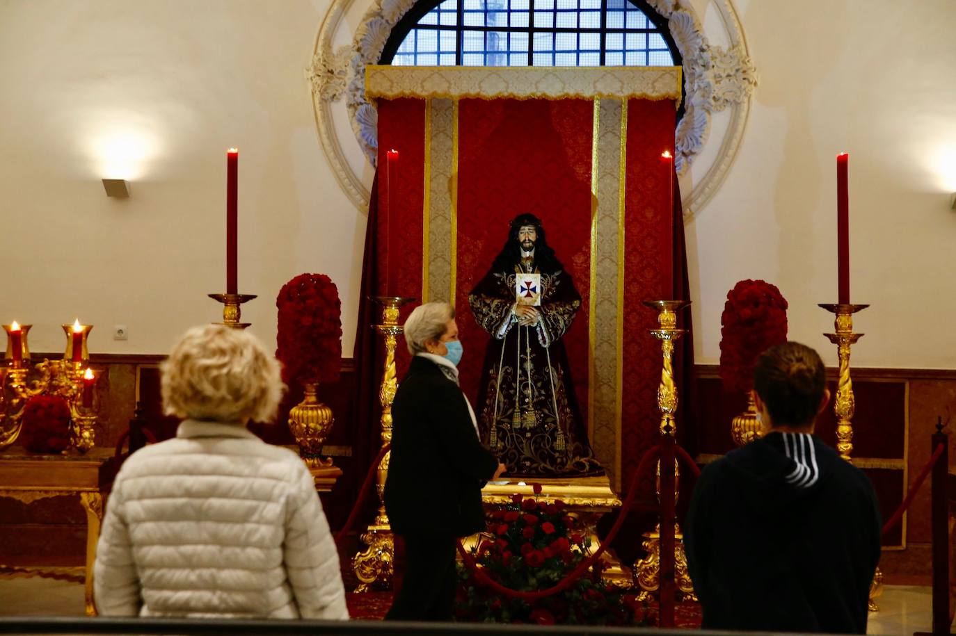 La imagen de Jesús de Medinaceli permanecerá expuesta para la veneración este viernes y sábado en la parroquia de Santiago, con medidas de distanciamiento.