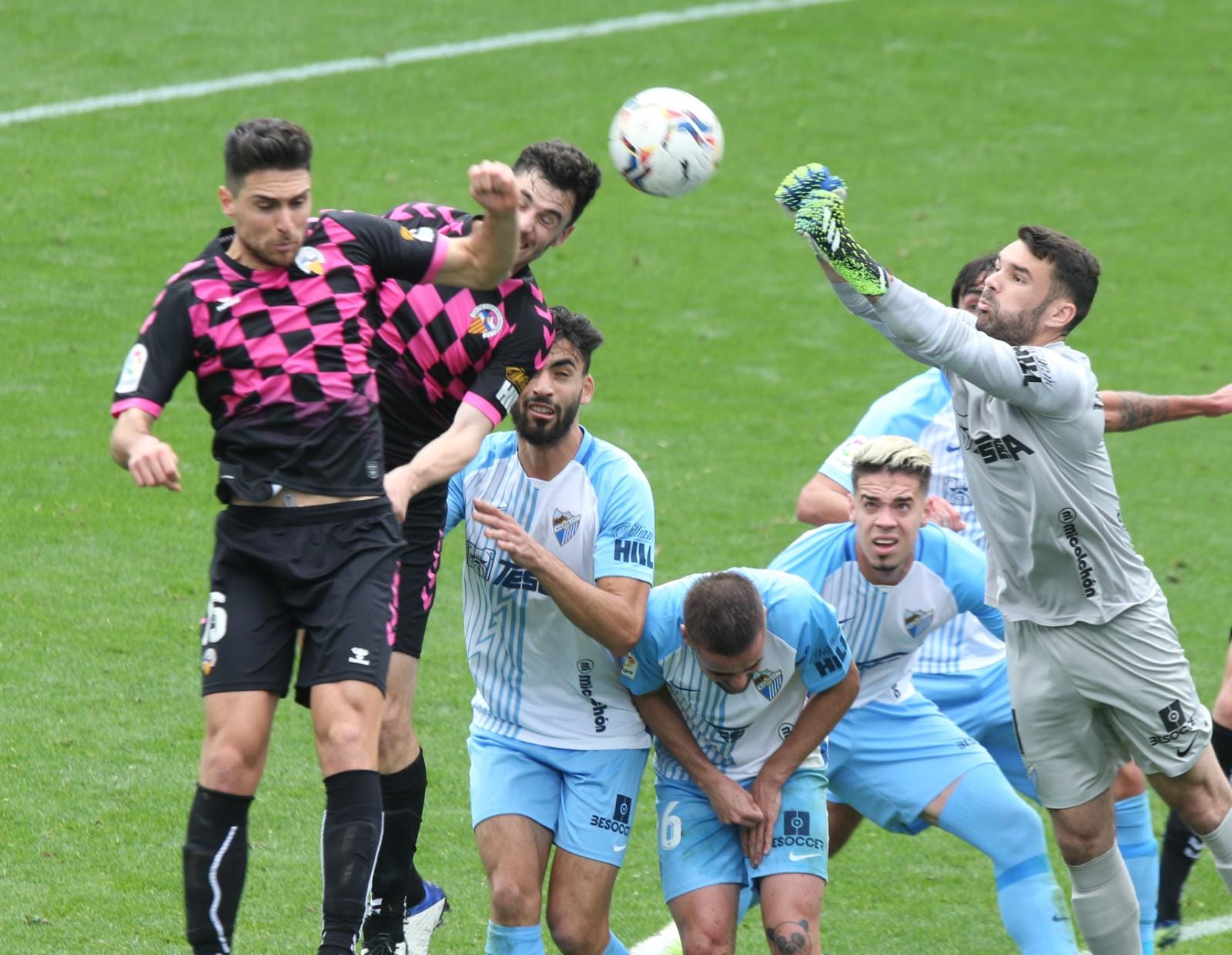 El encuentro en la Rosaleda, en imágenes