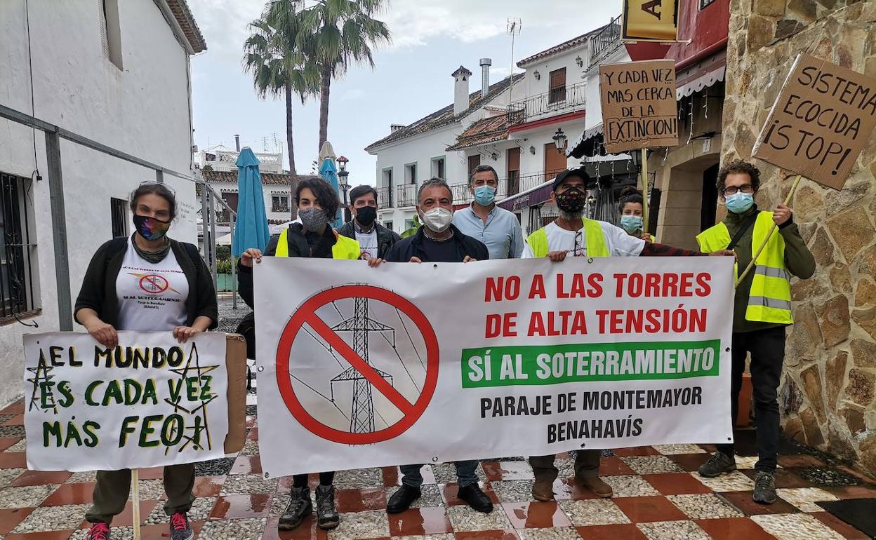 Miembros de la plataforma tras la reunión mantenida con el Consistorio. 