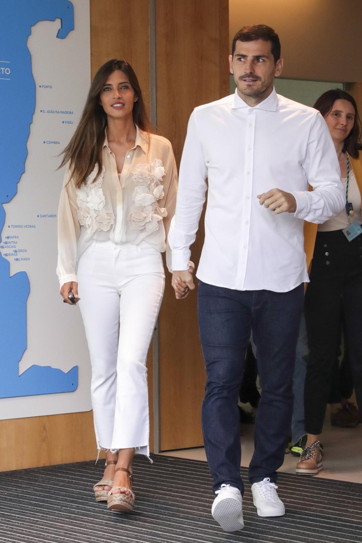 Sara Carbonero e Iker Casillas, antes de un acto público en Oporto en 2019. r. c.