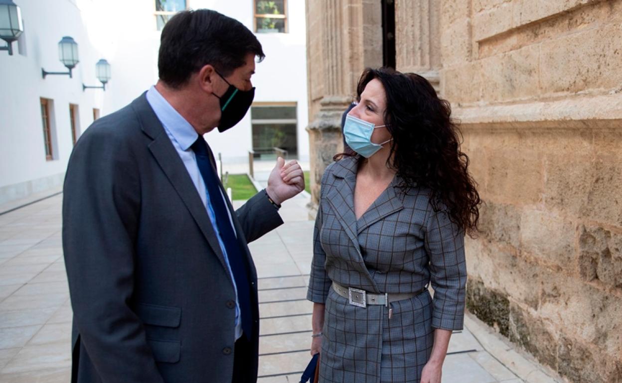 Juan Marín y Rocío Ruiz, este jueves en el Parlamento