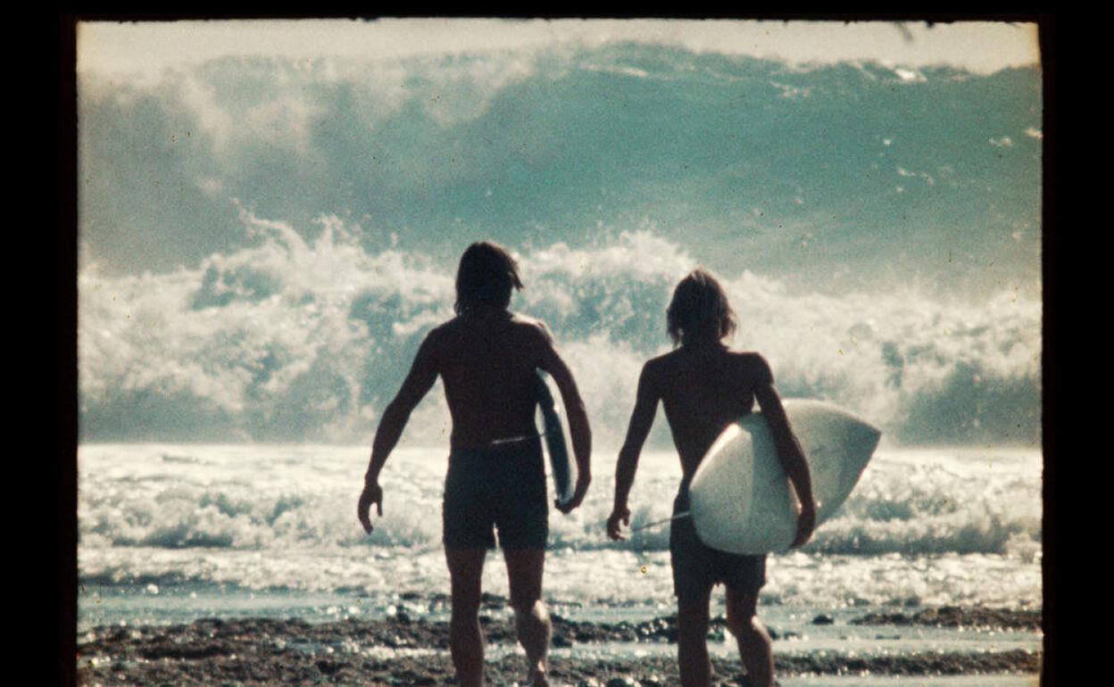 Fotograma de la película surf 'Morning of the Earth' (1972), de Albert Falzon.