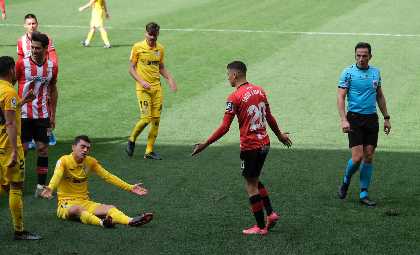 Fotos: El UD-Logroñés- Málaga CF, en imágenes