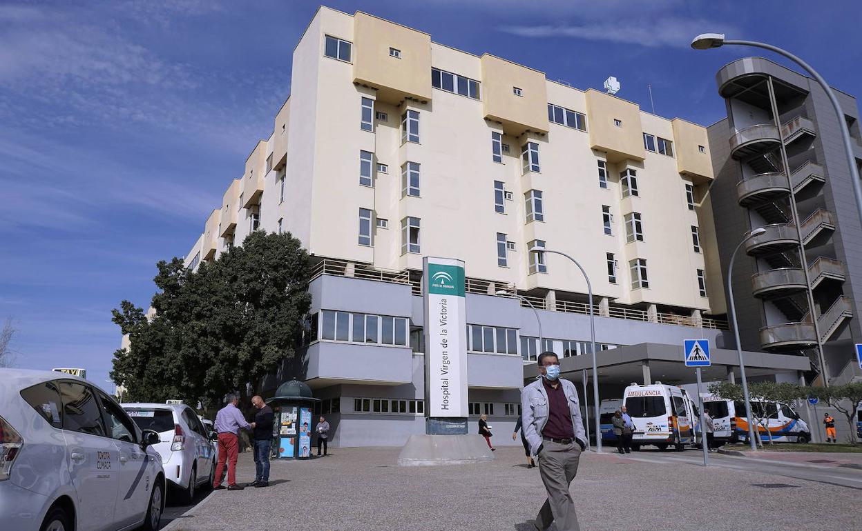 Exterior del Hospital Clínico de Málaga. 