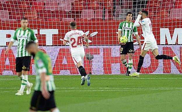Vídeo: El Sevilla doblega al Elche y se reafirma en zona Champions