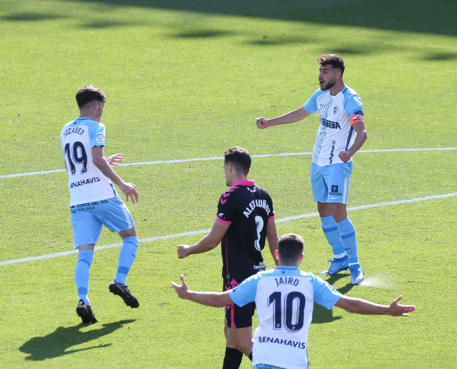 El Málaga no pasa del empate por el conformismo y un error arbitral