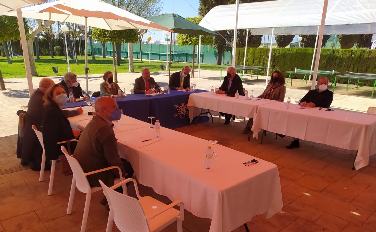 Reunión del patronato de la Fundación Antonio Gala, con la presencia de la alcaldesa de Alhaurín el Grande, Toñi Ledesma.