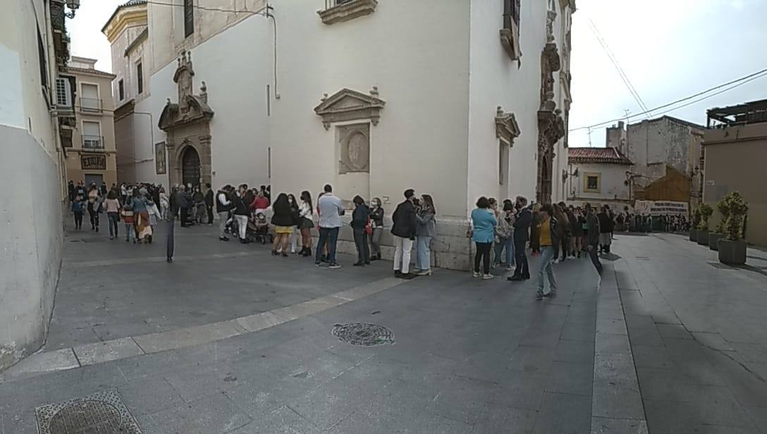 Colas en San Felipe Neri