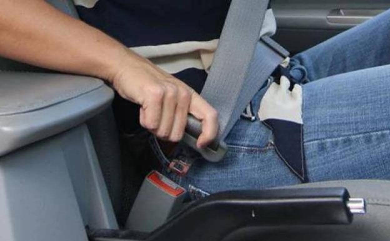Los 7 supuestos permitidos para no llevar el cinturón de seguridad en el  coche