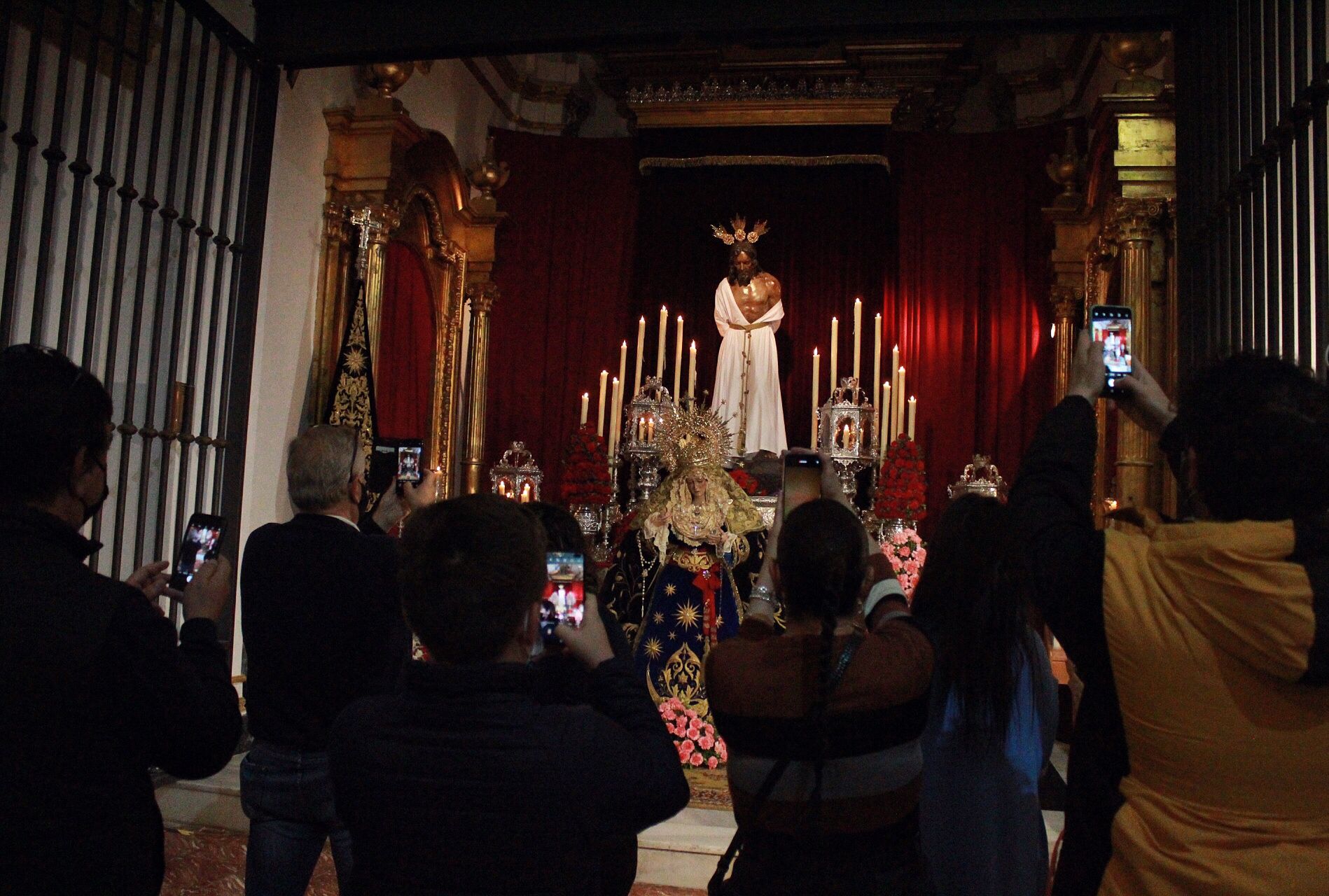 Veneración al Cristo de la Humillación y Perdón y María Santísima de la Estrella en la parroquia de Santo Domingo de Guzmán.