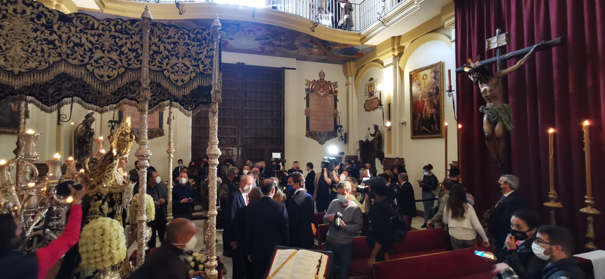 Santísimo Cristo de la Agonía y María Santísimade las Penas en el Oratorio de las Penas (Plazuela Virgen de las Penas).