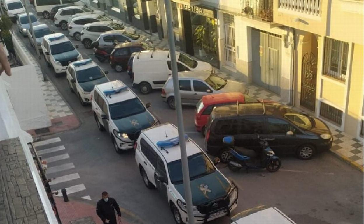Imagen del despliegue de la Guardia Civil en Nerja el pasado 12 de marzo. 