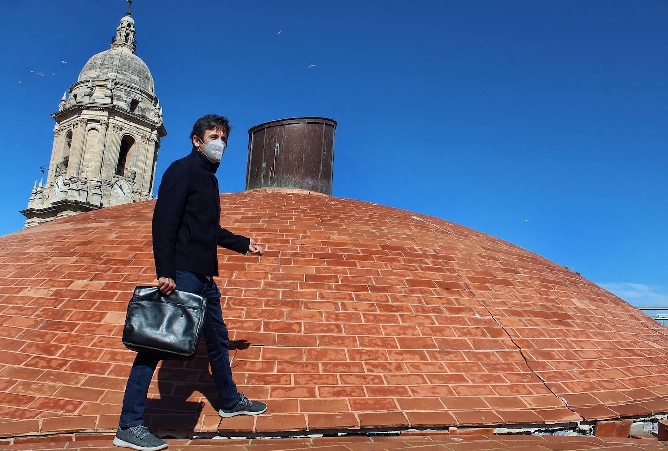 El estado de las grietas se agrava y se multiplican los desprendimientos internos. 