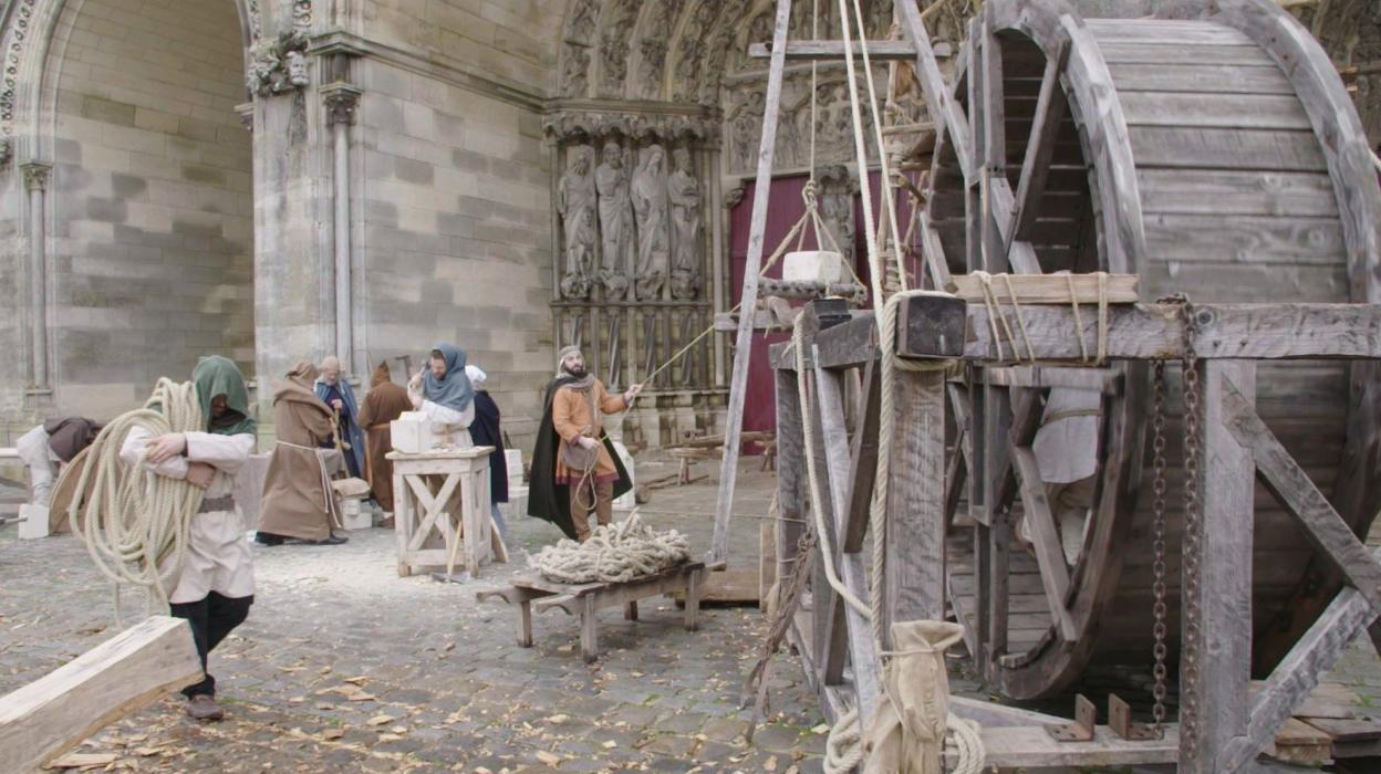 Recreación de la construcción de la catedral de Notre Dame. R. C.