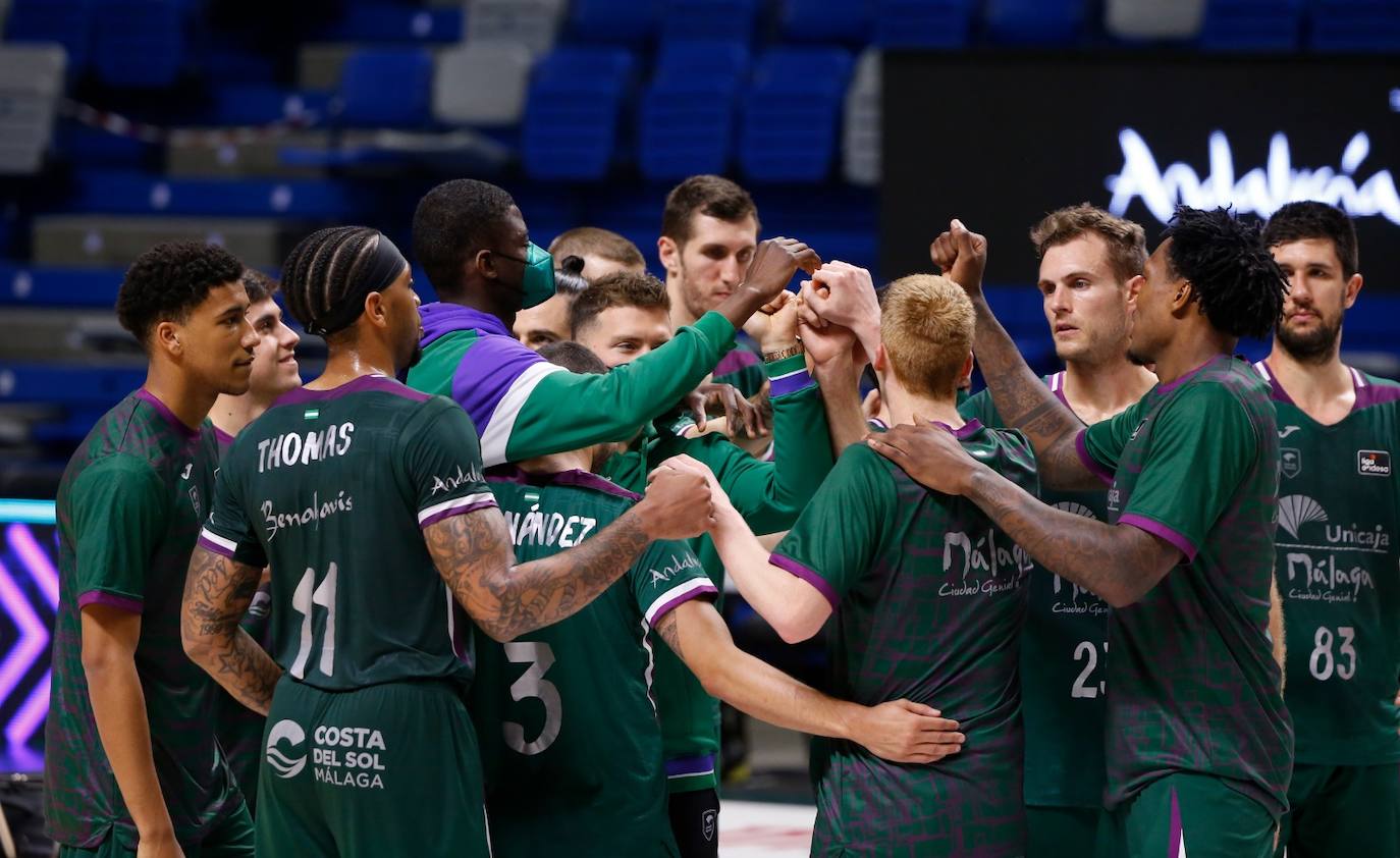 Victoria del Unicaja ante el R. Bilbao Basket. 