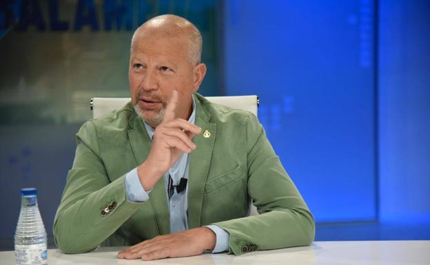 El consejero Imbroda, partidario de abrir los estadios de fútbol al público