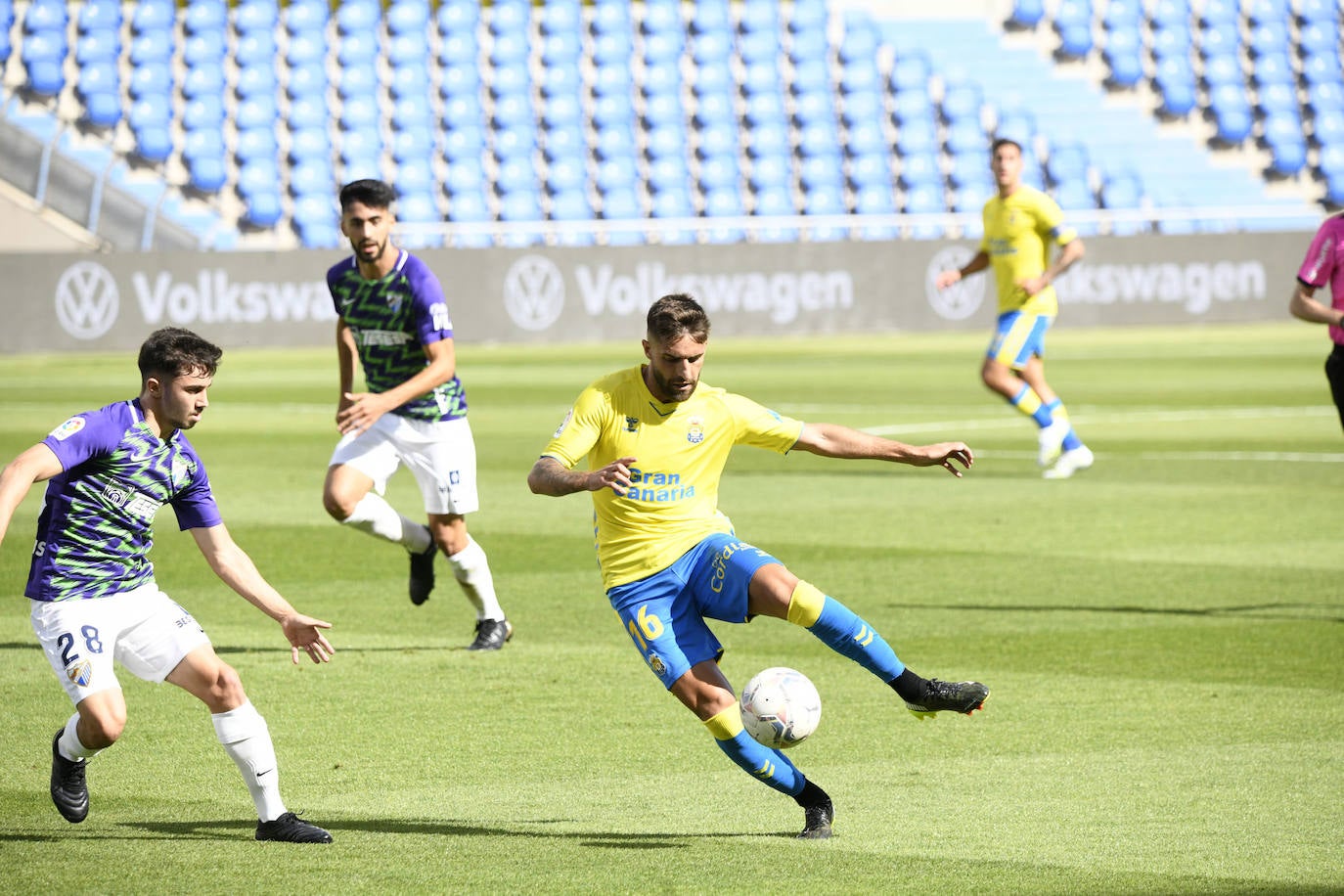 El Málaga empata en Las Palmas (1-1). 