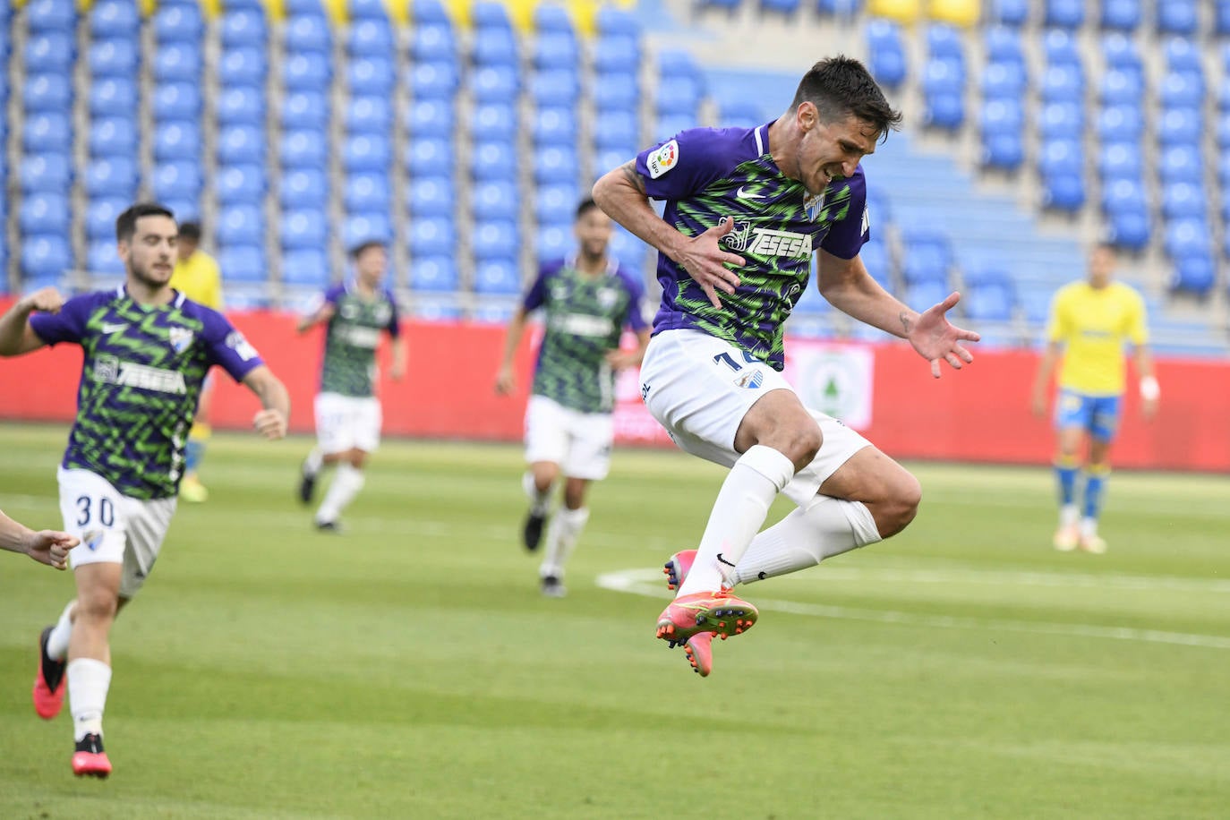 El Málaga empata en Las Palmas (1-1). 