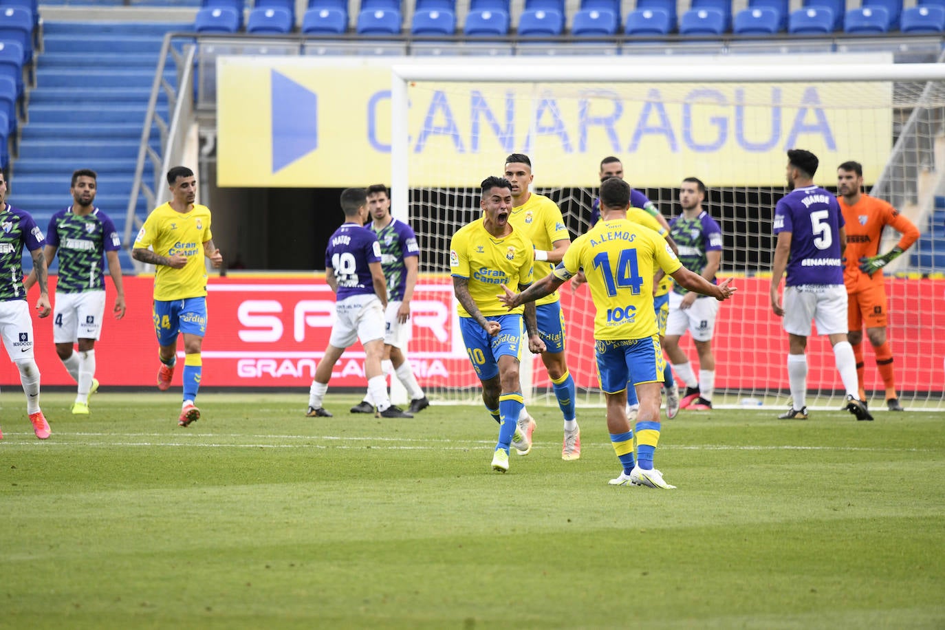 El Málaga empata en Las Palmas (1-1). 