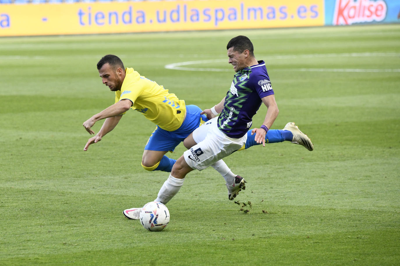 El Málaga empata en Las Palmas (1-1). 