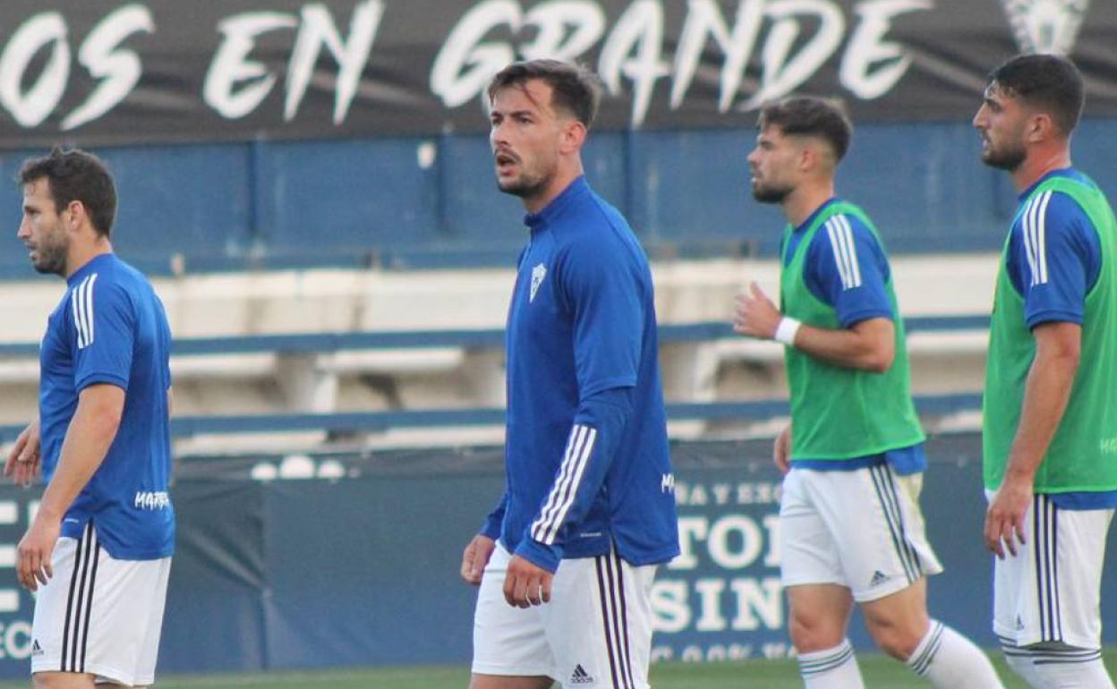 Chumbi, en primer plano, durante un calentamiento. 