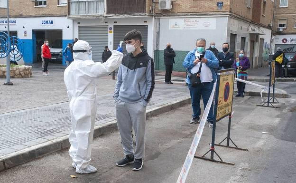 Foto de archivo de un cribado en Málaga 