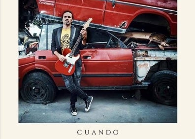 Imagen secundaria 1 - El músico Ricardo Marín, en varias imágenes de la sesión fotográfica para su nuevo disco, 'Cuando.'